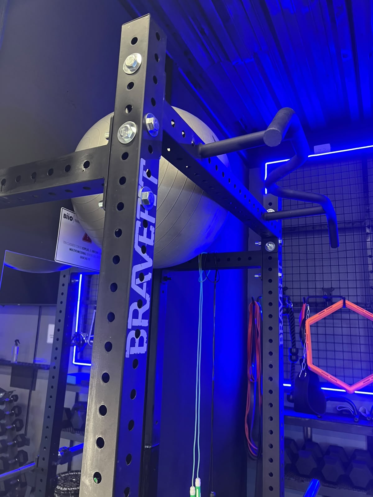Detalle del rack multifuncional